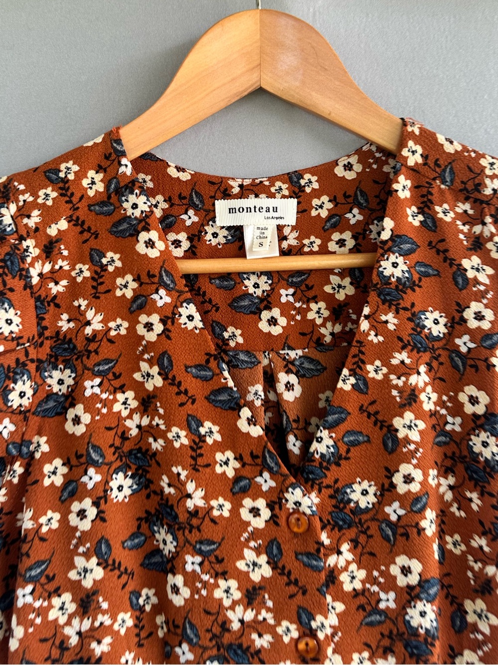 🎉5 for $45🎉 Monteau top blouse shirt size S - Picture 4 of 8